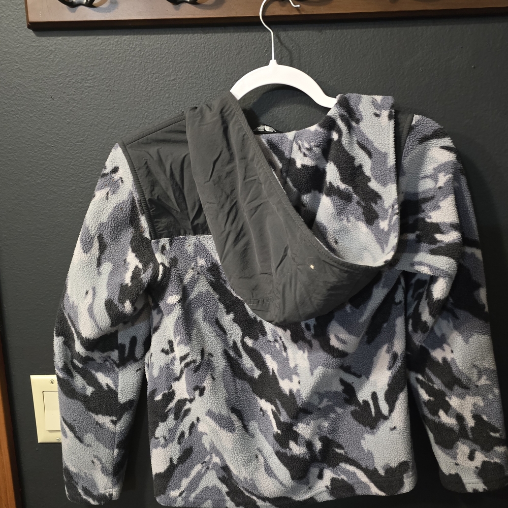 The North Face Camouflage Fleece Jacket - Picture 7 of 7